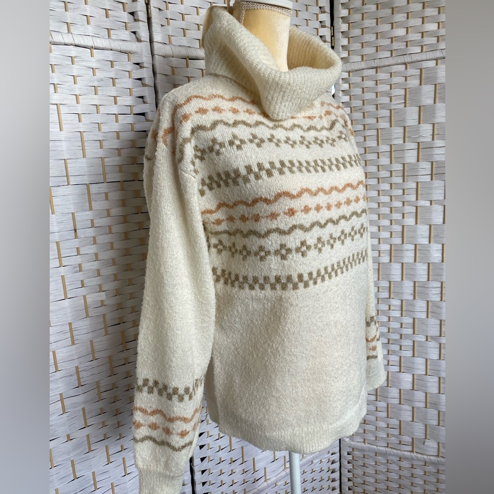 NWT Hem & Thread Fair Isle Turtle Neck Sweater Ivory and Pale Pink 100% Polyestr